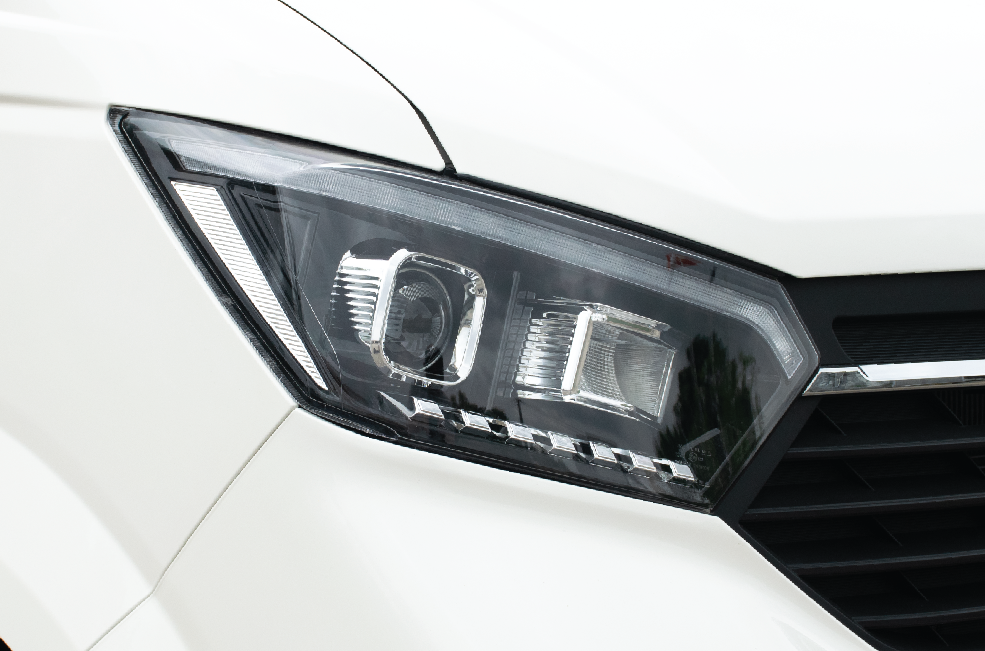 Cụm đèn Halogen có thấu kính bi và dãy đèn LED